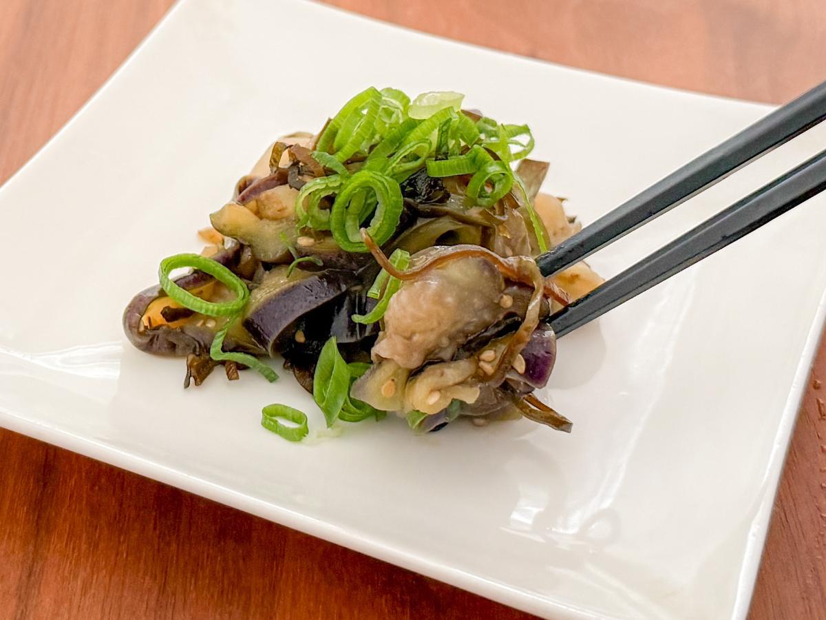 なすと塩昆布の炒め物（箸上げ）