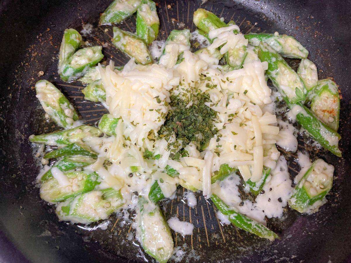 チーズとあおさを加えたところ