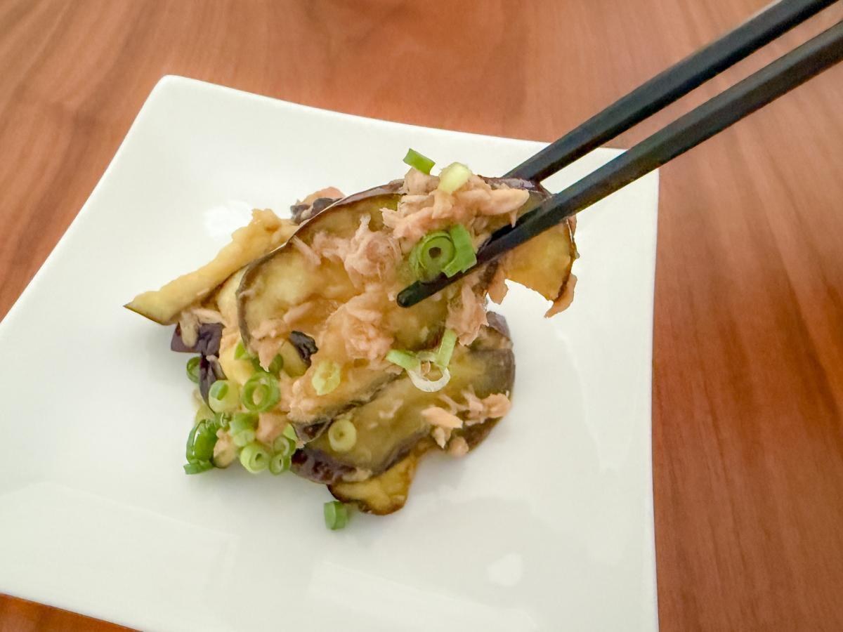 レンジで作ったツナ缶となすの和え物
