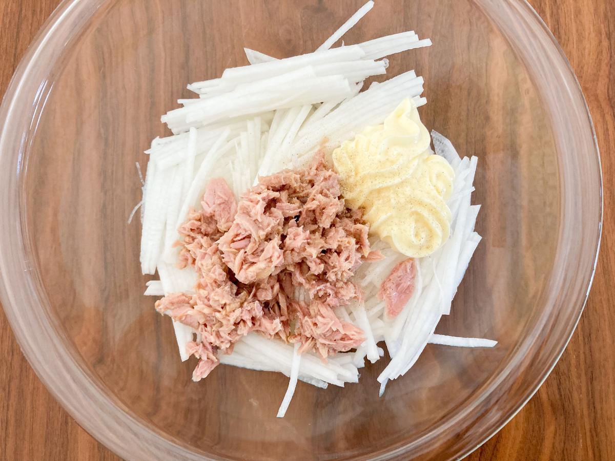 ツナとマヨネーズを加えたところ