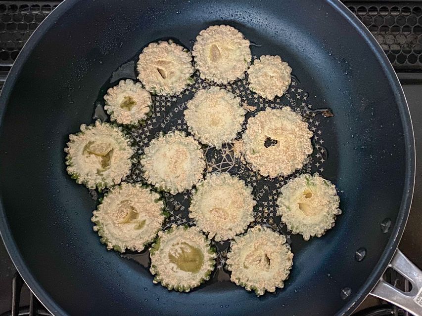 フライパンで揚げ焼きにする