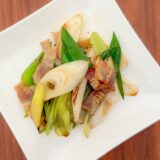 ネギ1本ペロリ！元青果担当直伝ベーコン炒めが絶品すぎる