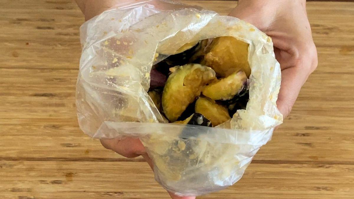 片栗粉をまぶす