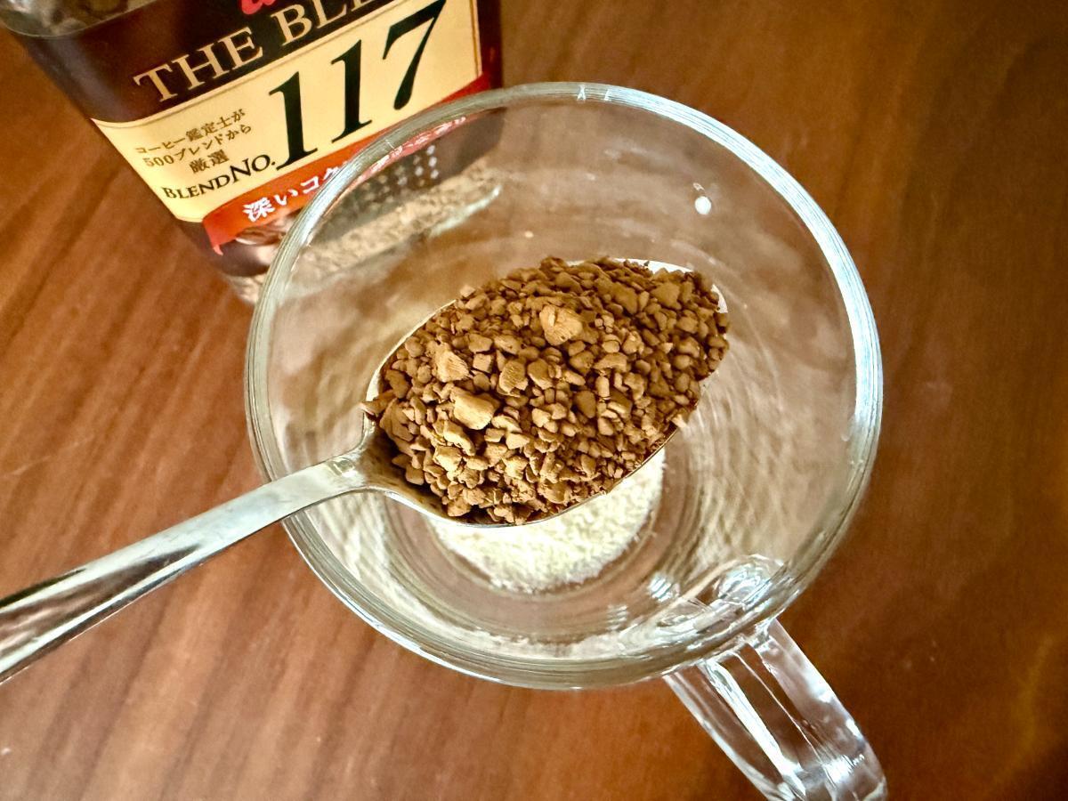 生クリームをのせる