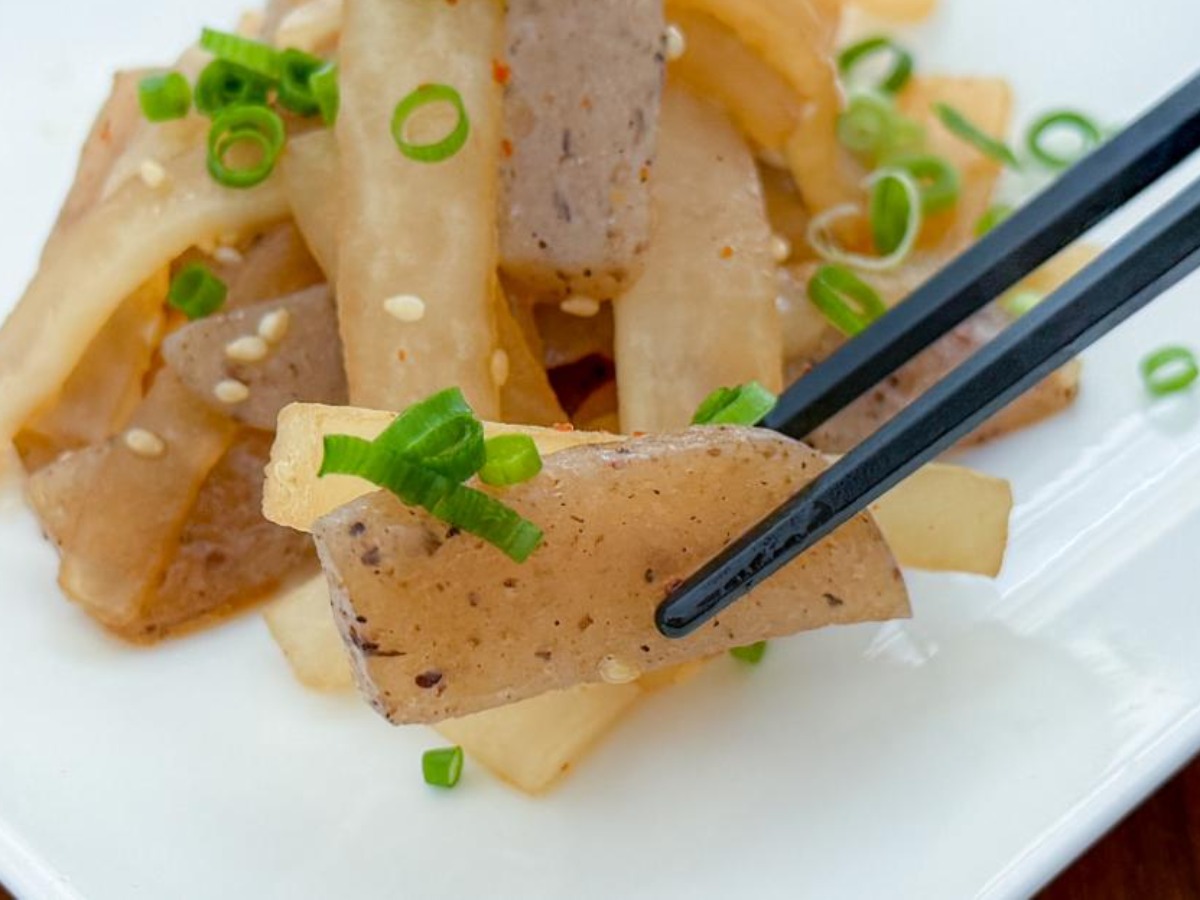 同じくらいの大きさに切っていても、口の中でそれぞれの食感の違いを感じられるのがおいしいところです。