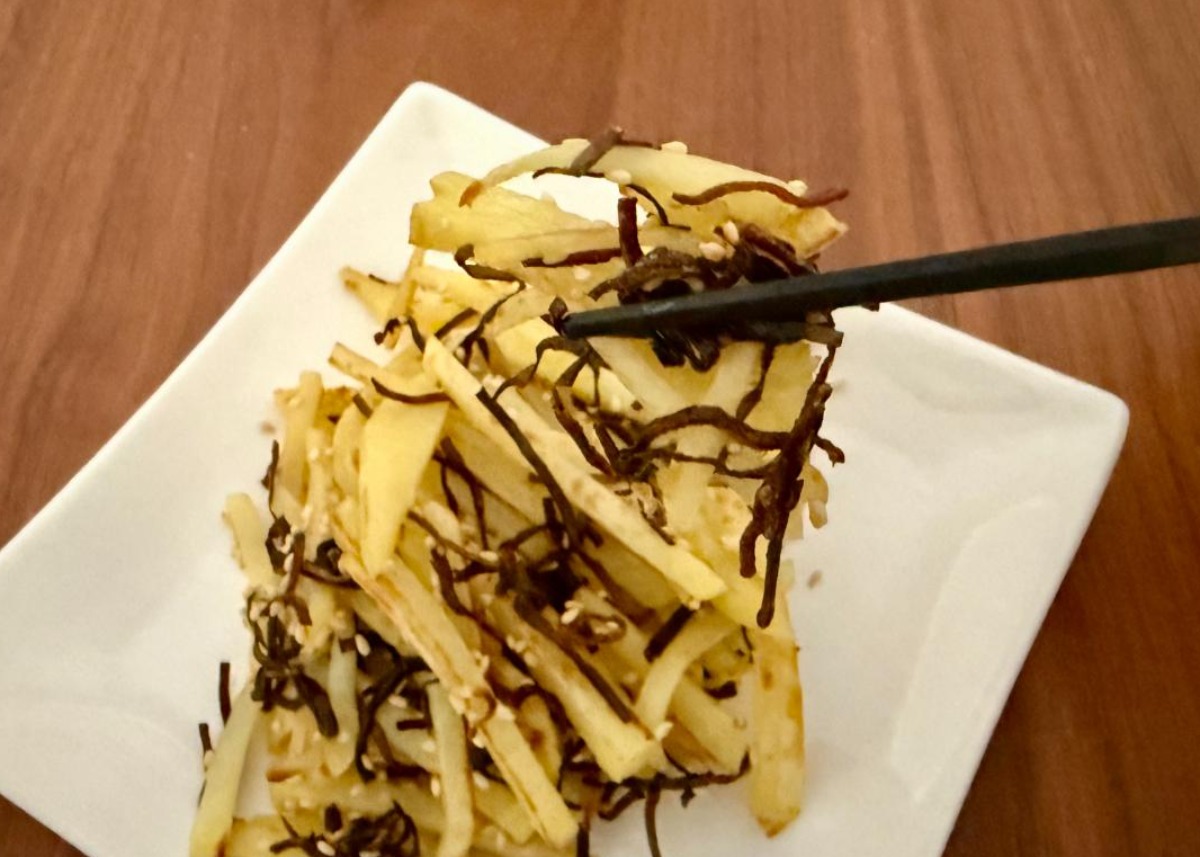 じゃがいもの塩昆布炒め