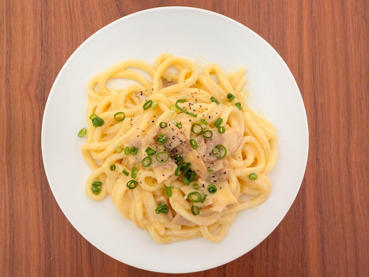 冷凍うどんカルボナーラ