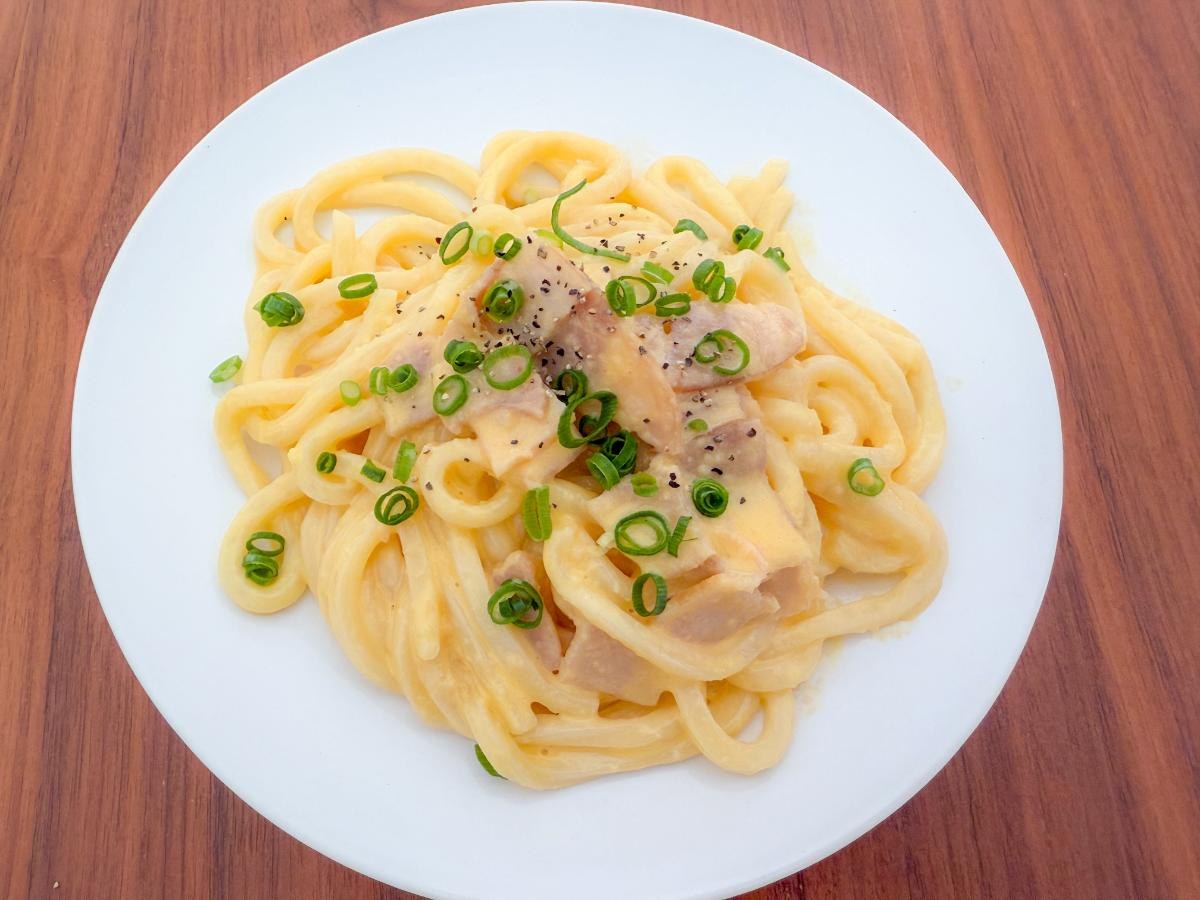 冷凍うどんカルボナーラ